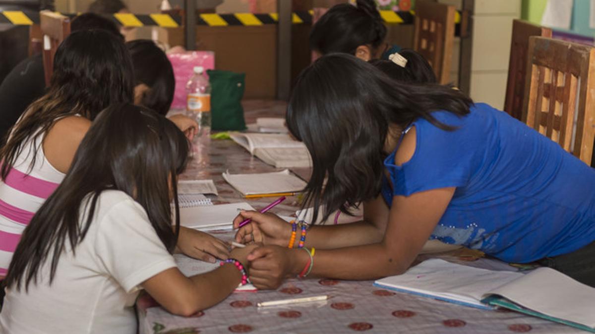 Un grupo de niñas en un centro para menores deportados de EEUU, el pasado 12 de junio en Ciudad de México.