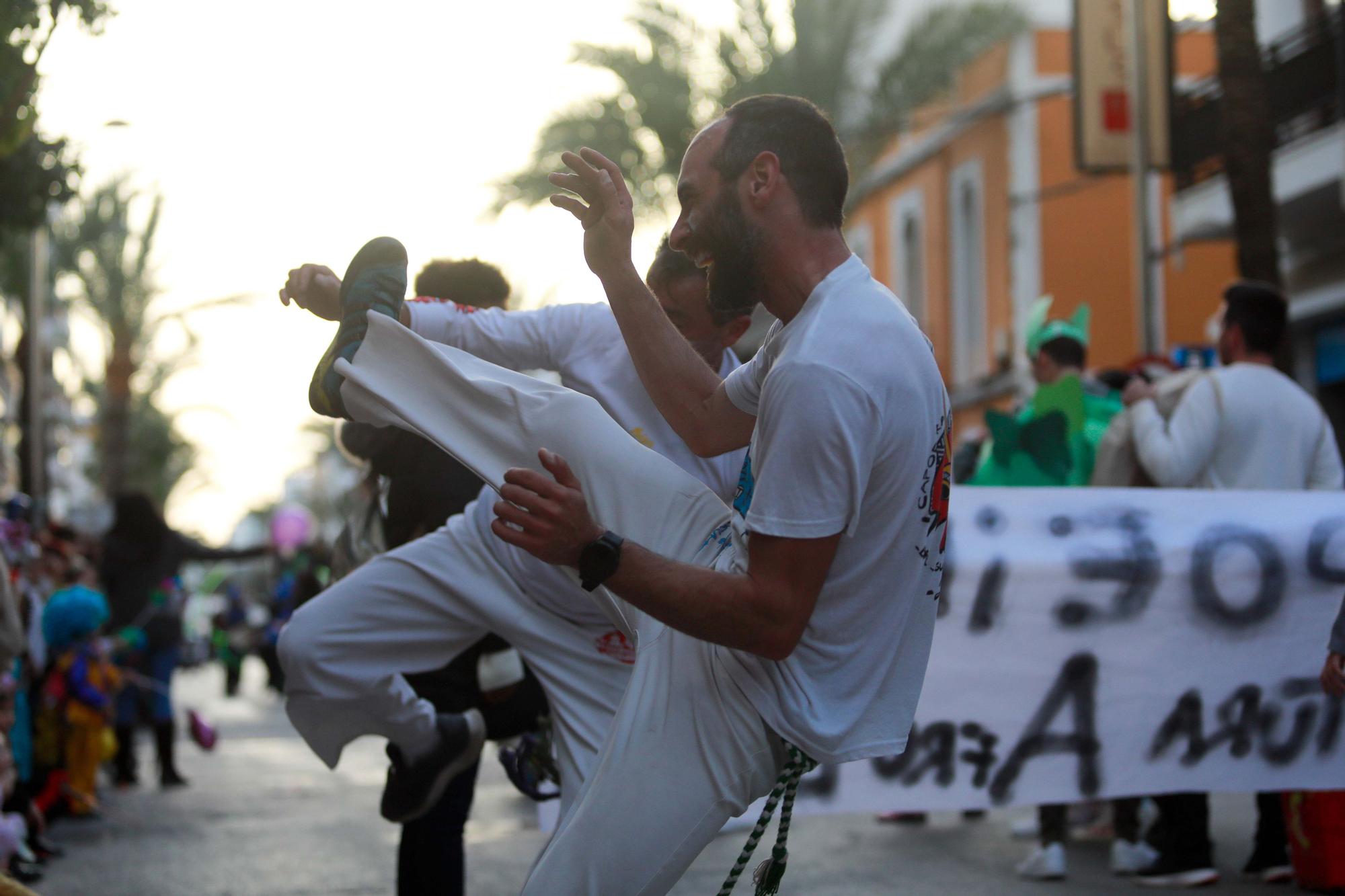 Todas las imágenes de la rúa de carnaval 2023 en Santa Eulària