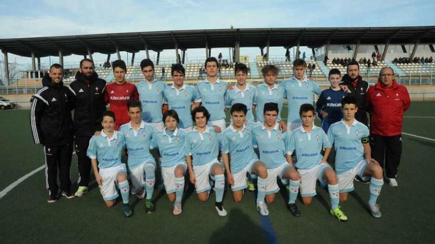 Plantilla del Real Club Celta cadete que hoy juega la final del Gallego en Callobre. // Eugenio Álvarez