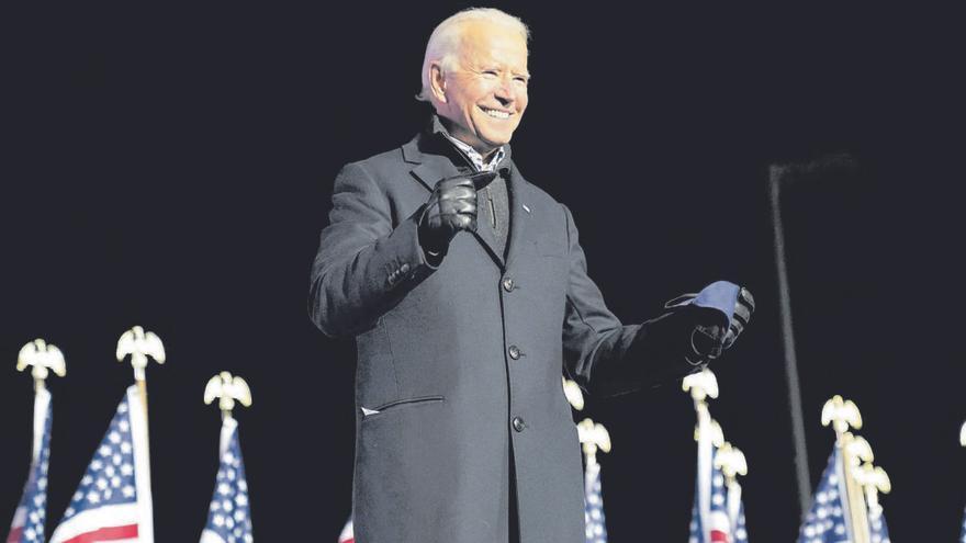 Biden posa fi al «show»