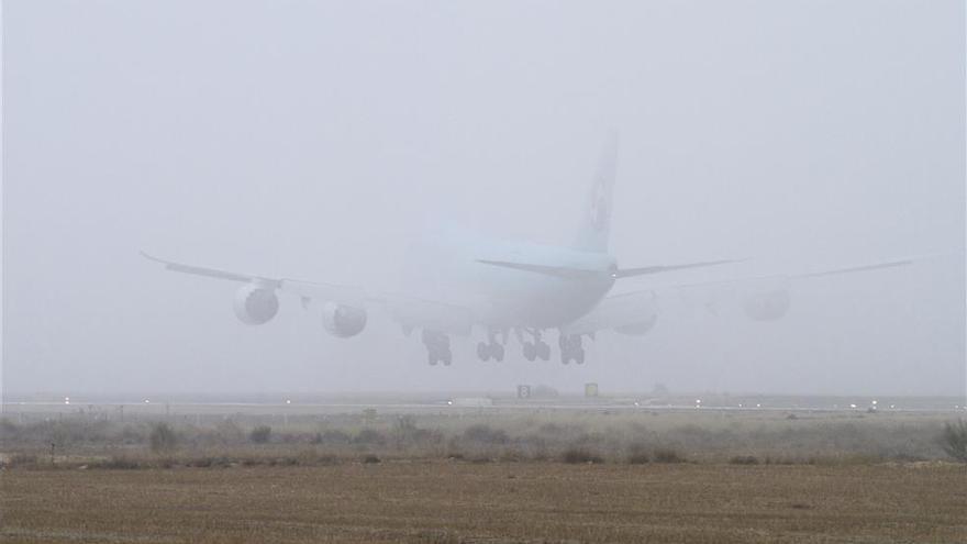 Nuevo retraso de hora y media en el vuelo Madrid-Badajoz a causa de la niebla