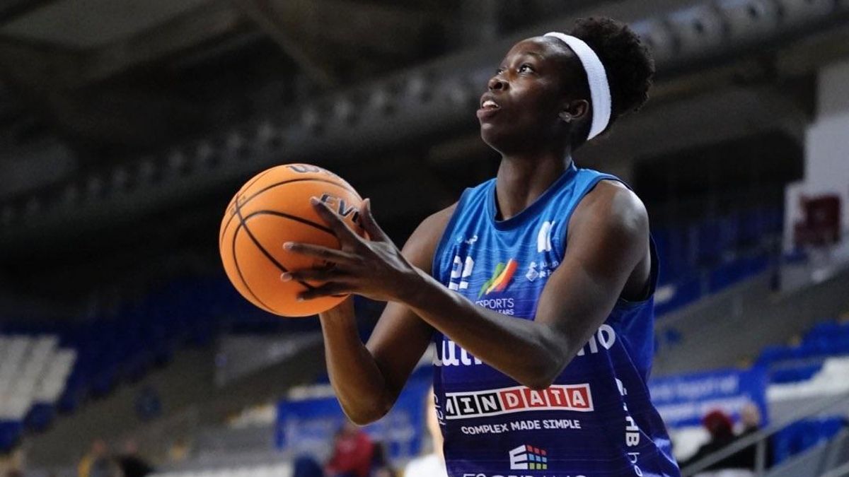 Gedna Capel durante un partido de la temporada 2024/25 con el Azulmarino.