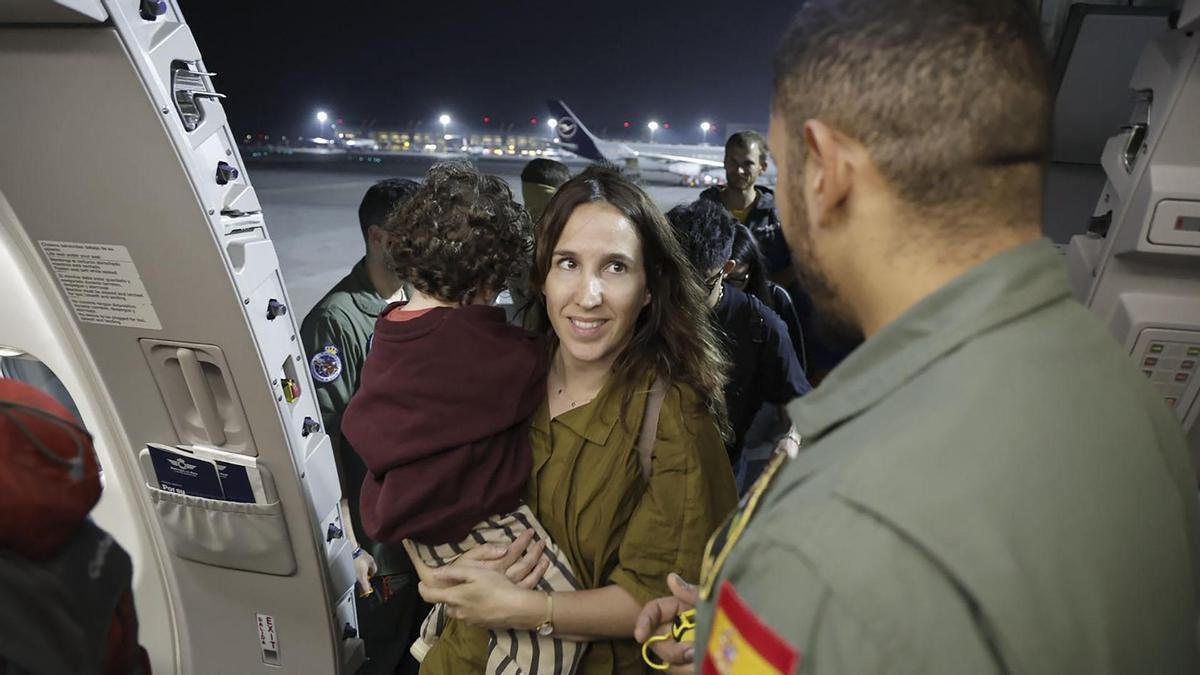 ESPAÑOLES ORIENTE PRÓXIMO | Despega de Omán un avión militar con 171 españoles repatriados por la guerra contra Irán
