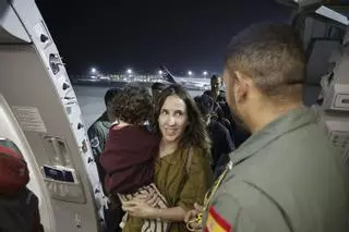 Despega de Omán un avión militar con 171 españoles repatriados por la guerra contra Irán