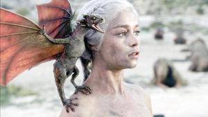 L’actriu Emilia Clarke, en el paper de Daenerys Targaryen, en una imatge de ’Juego de tronos’.