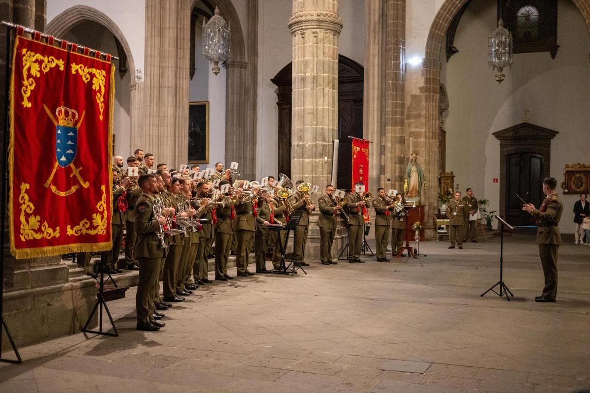 Así fue el concierto cofrade de la Banda de Guerra en la Catedral de Canarias