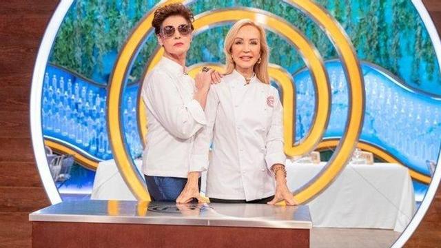Antonia Dell'Atte y Carmen Lomana.