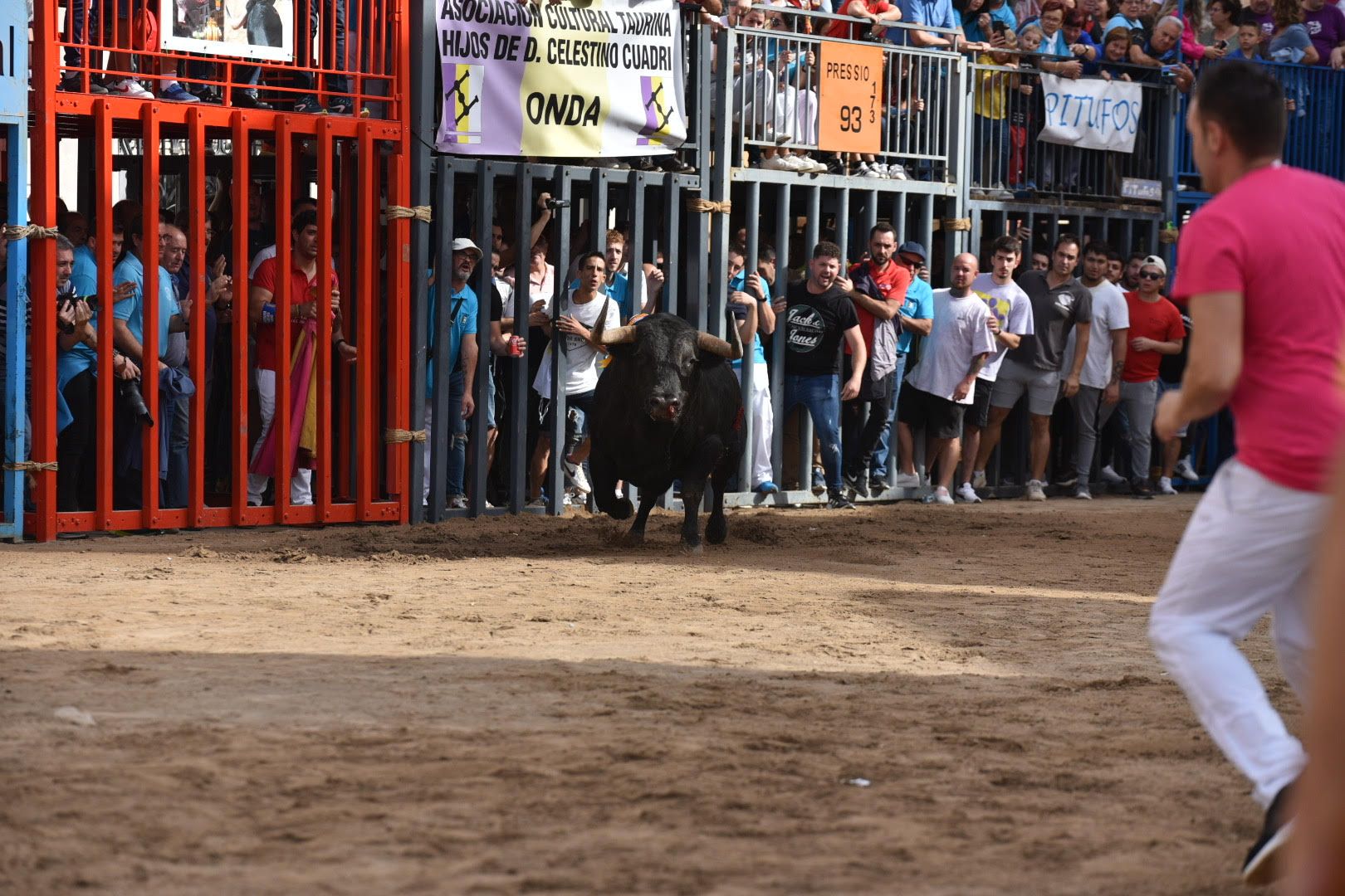 Las fotos del intenso miércoles taurino de la Fira d'Onda con seis toros