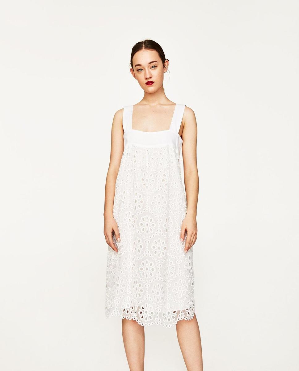 Zara apuesta por los looks blancos: vestido