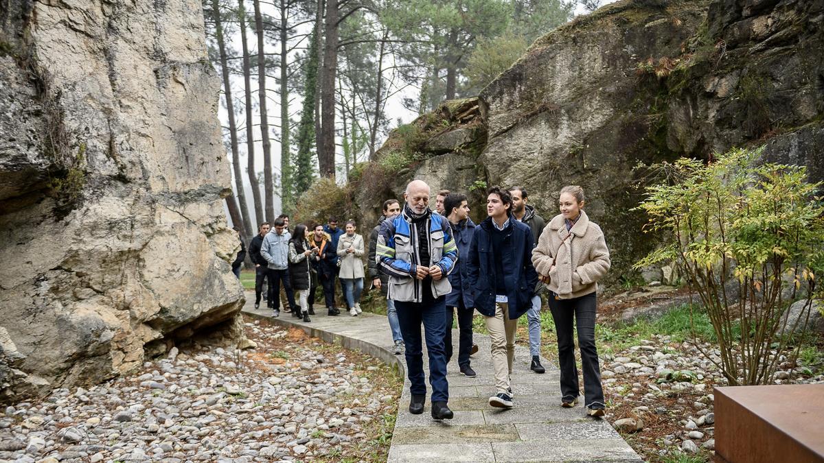 Cabezas, con integrantes de NNXX en Montealegre.