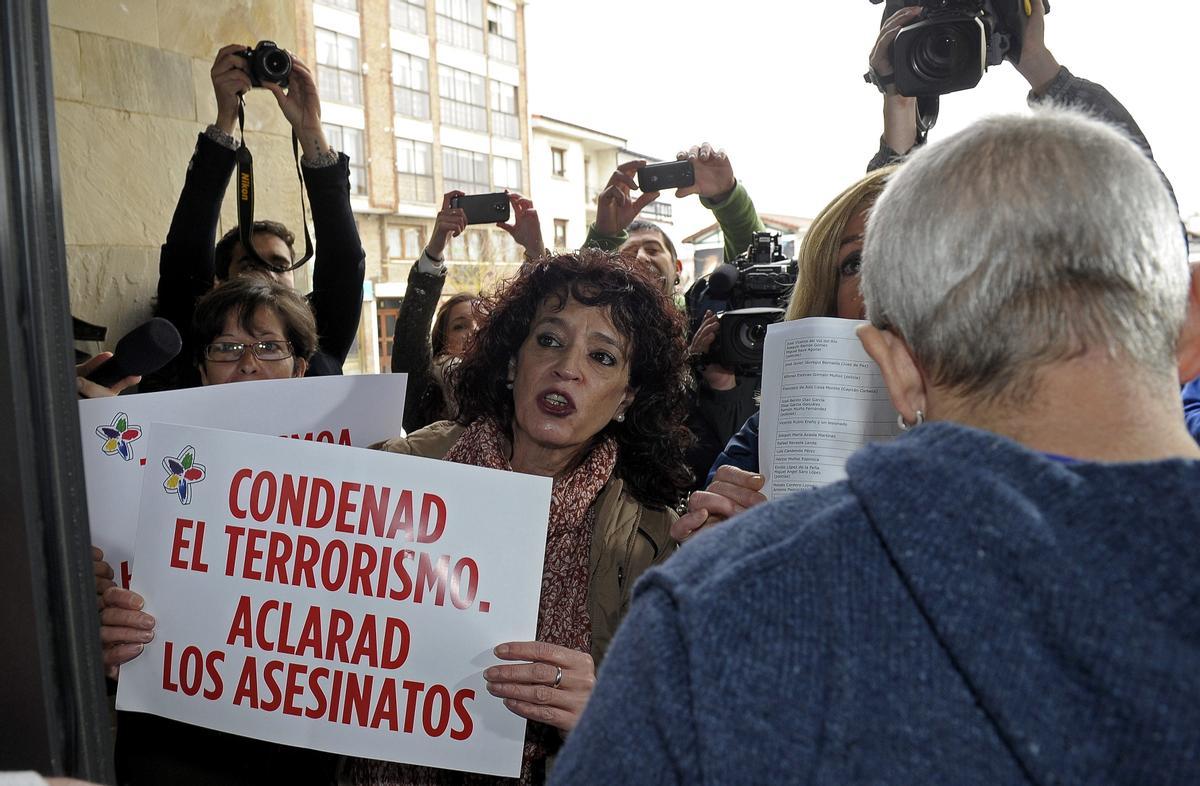 El Govern espanyol deixa pendent igualar en 500.000 euros les indemnitzacions per assassinats d’ETA