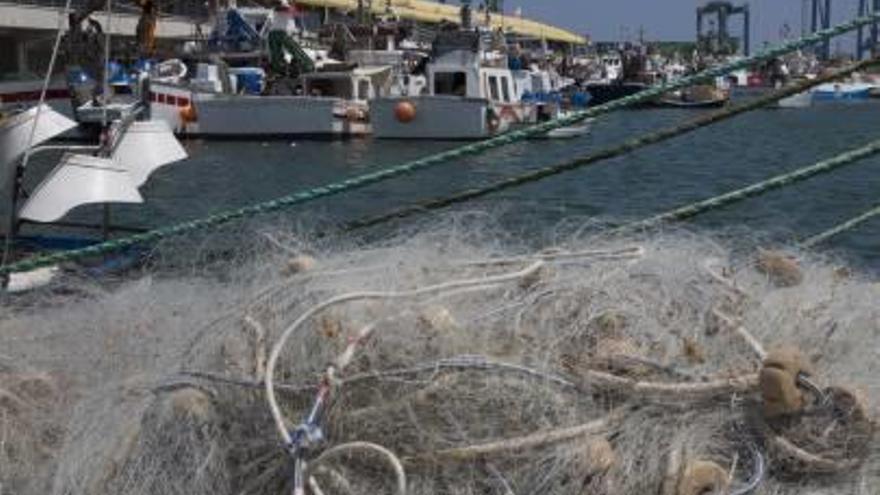 Pesqueros amarrados ayer en el muelle de la Lonja del Pescado.