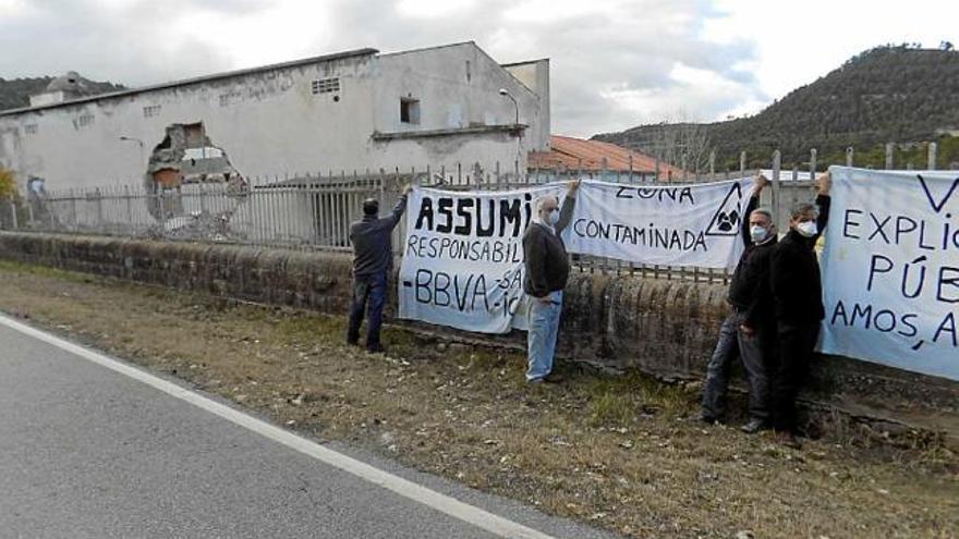 Diversos veïns van denunciar el març el mal estat de l&#039;antiga fàbrica