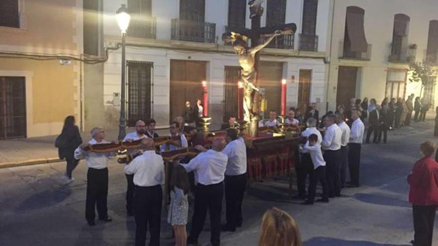 El Cristo de la Paz de Pinazo salió en procesión