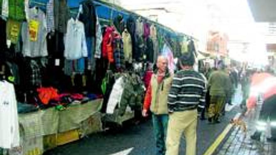 Comercios de Santiago piden &quot;reestructurar&quot; el mercado