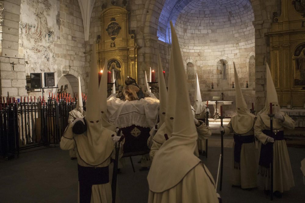 Procesión de Jesús Yacente