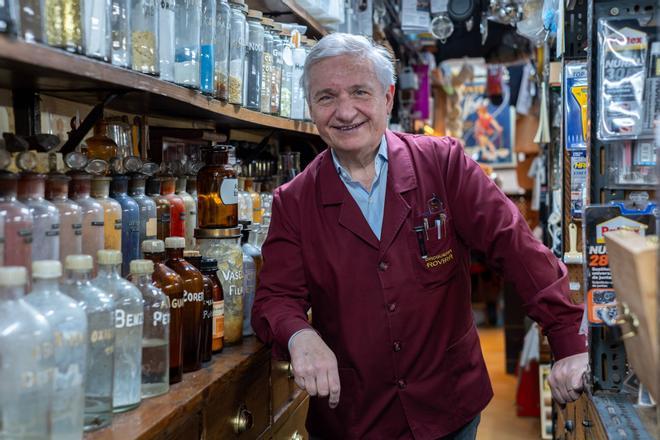 La premiada i «elitista» Drogueria Rovira: «El dia que tingui paper de vàter al taulell, és que estic tancant»