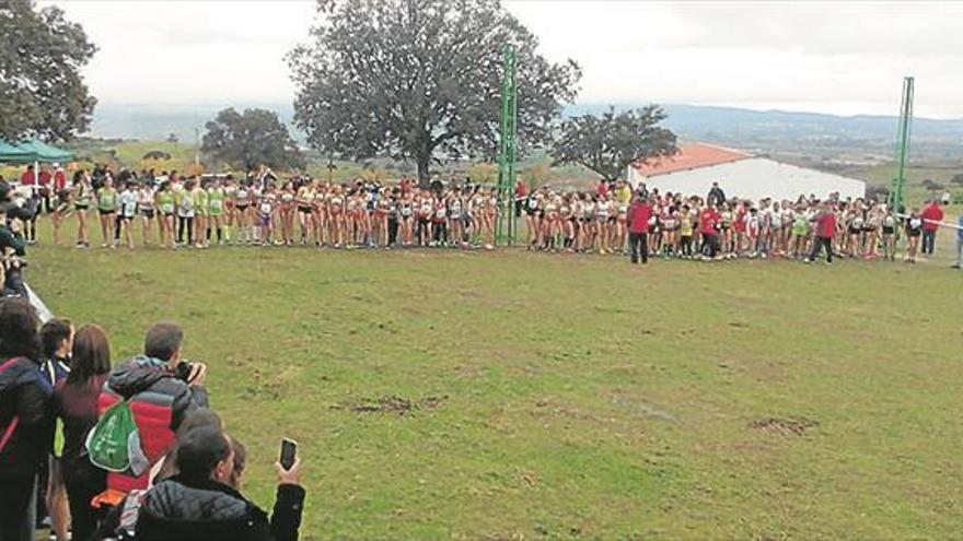 Mario Mirabel y Cristina Durán ganan el Cross de la Encamisá