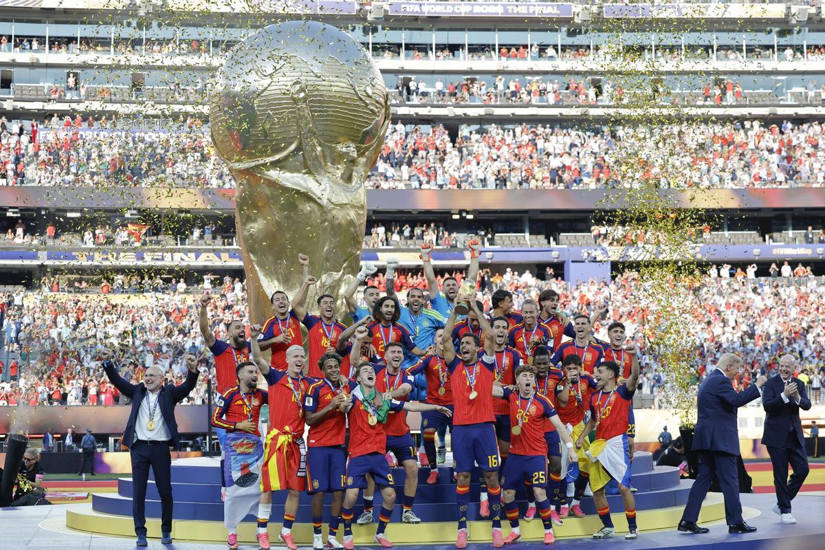 Donald Trump entregó a España el título de campeona del mundo