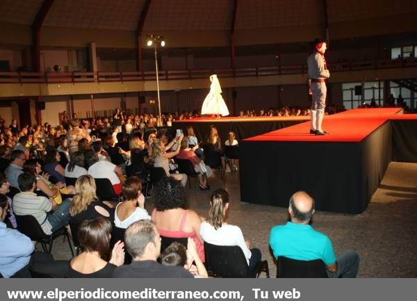 GALERÍA DE FOTOS - Muestra de indumentaria tradicional en la Pérgola