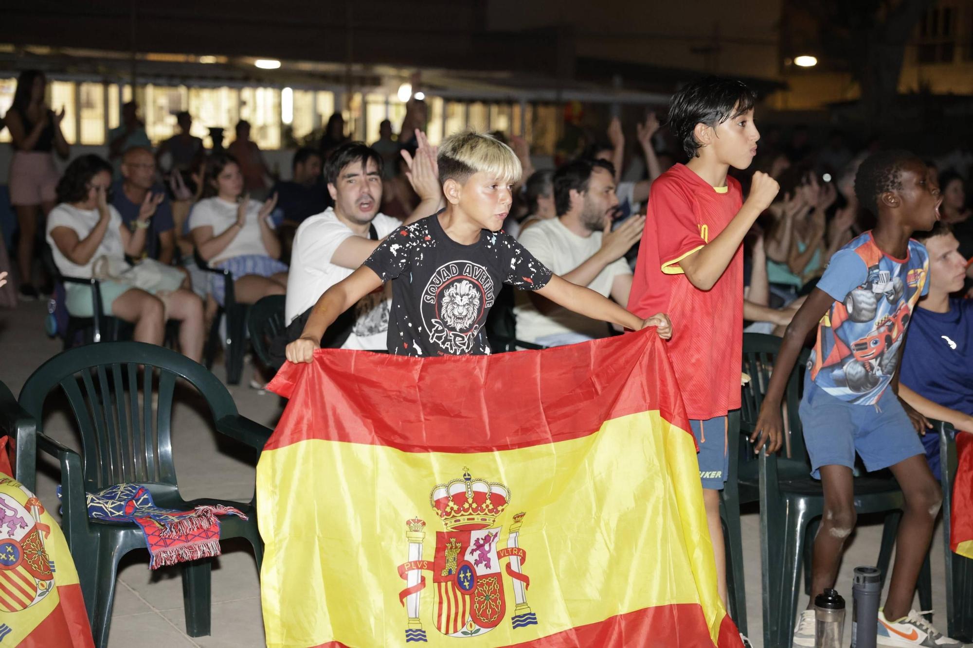 El Molinar estuvo al lado de Juana Camilión en la final del 3x3 de la selección española en París