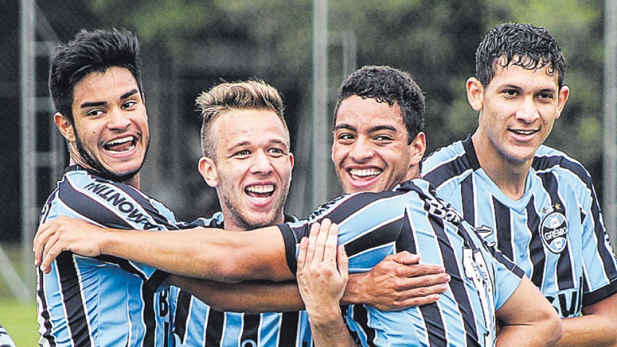 Arthur destacó en Gremio