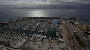 El paseo elevado de 500 metros de longitud situado a lo largo del Moll de Recer, frente al mar, será uno de los mejores lugares en los que seguir la Copa América de vela.