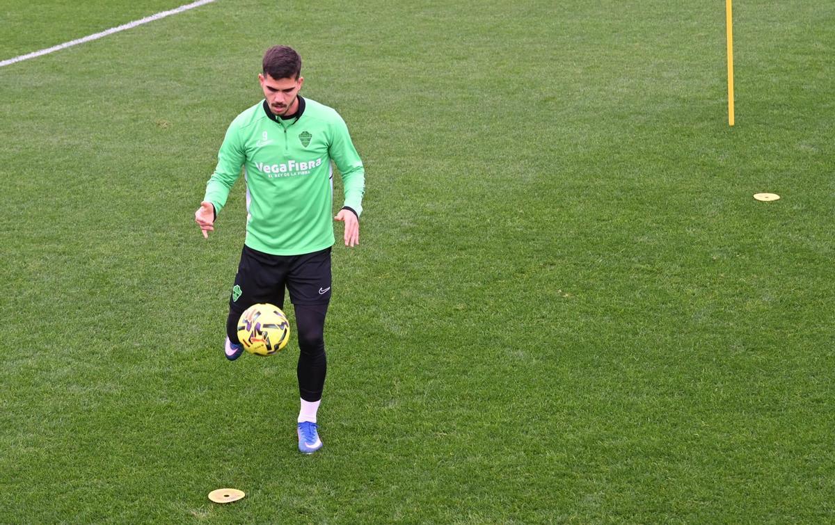 Entrenamiento del Elche previo al partido contra el Real Madrid