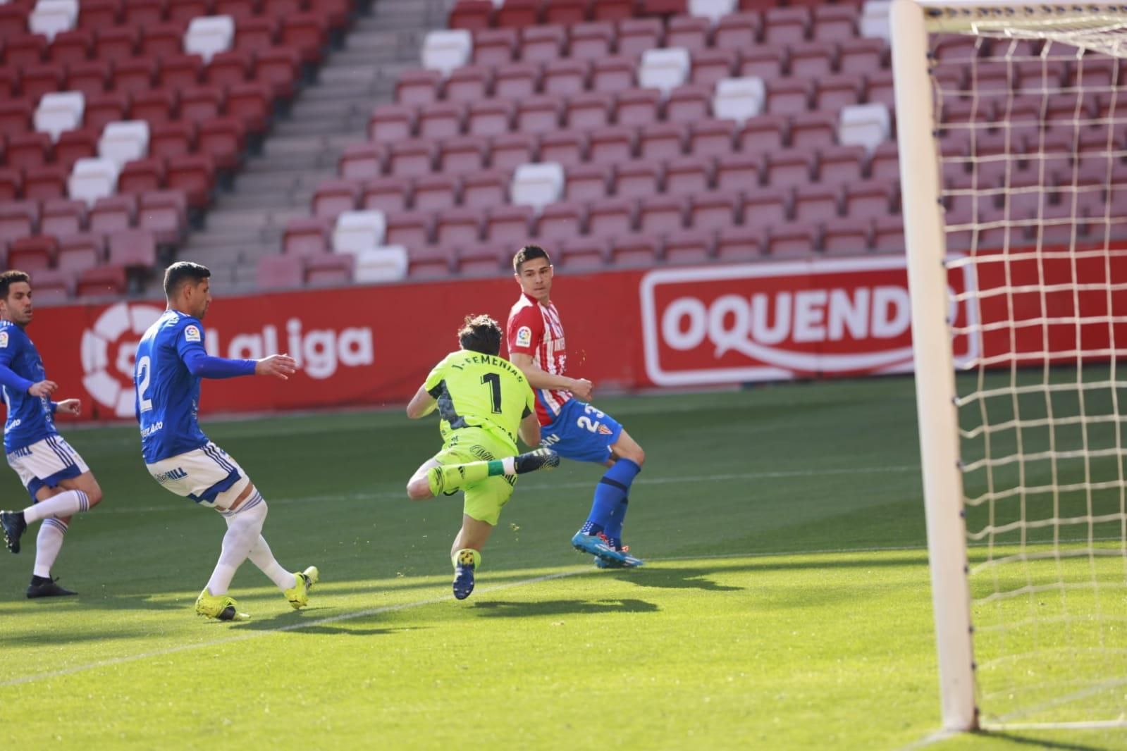 En imágenes: el derbi entre el Sporting y el Real Oviedo