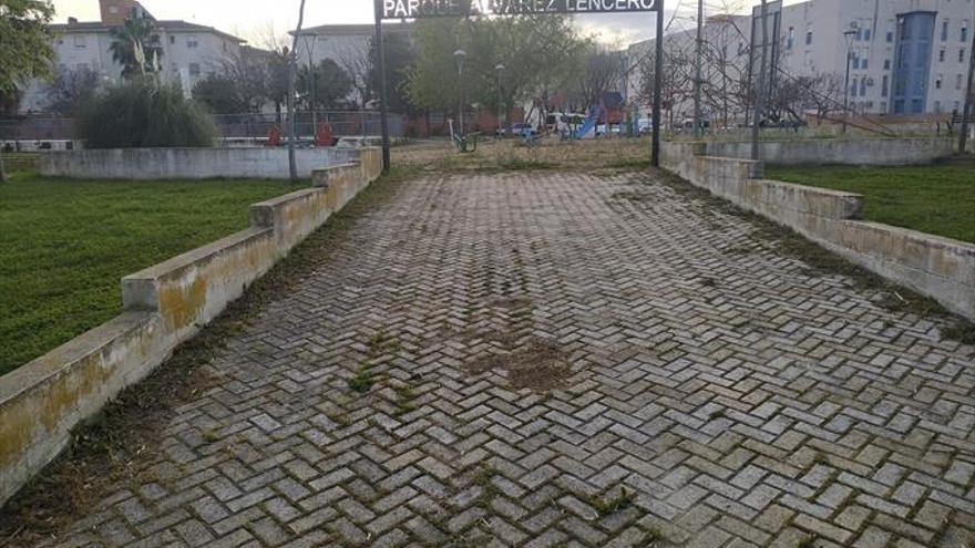 Denuncian el estado de abandono de los barrios de Bellavista y Cruzcampo