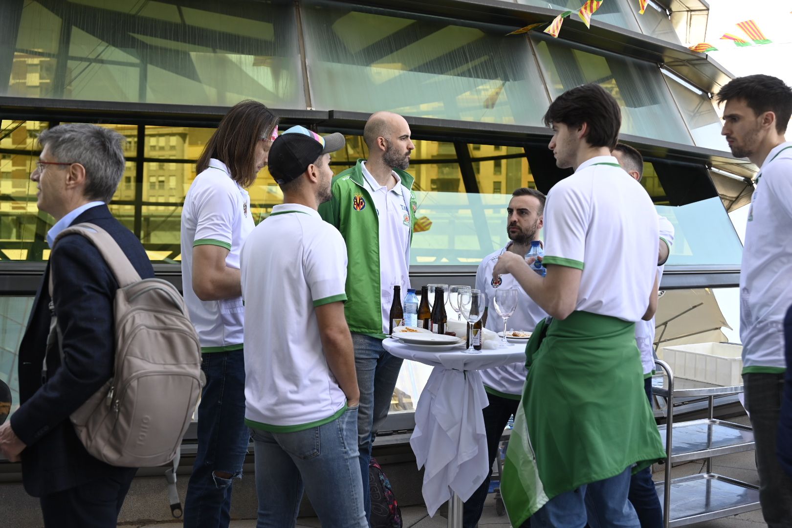 Fotos: La Bodeguilla de 'Mediterráneo' es el principal punto de encuentro durante las fiestas de la Magdalena