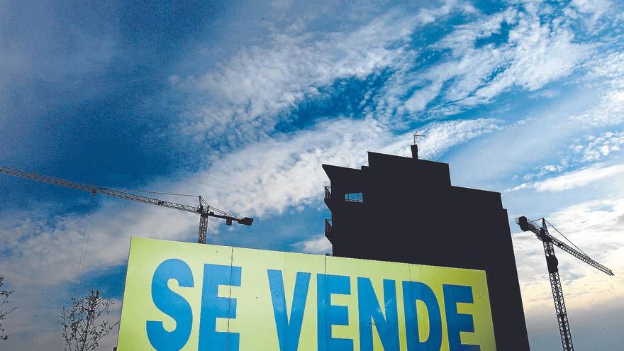 La compra de vivienda acentúa su caída en Castilla y León