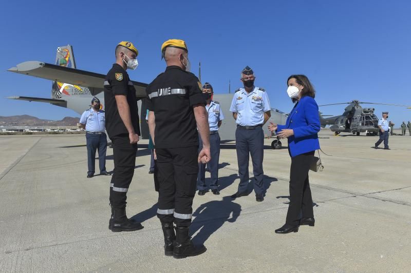 Visita de la ministra de Defensa, Margarita Robles, a Gando