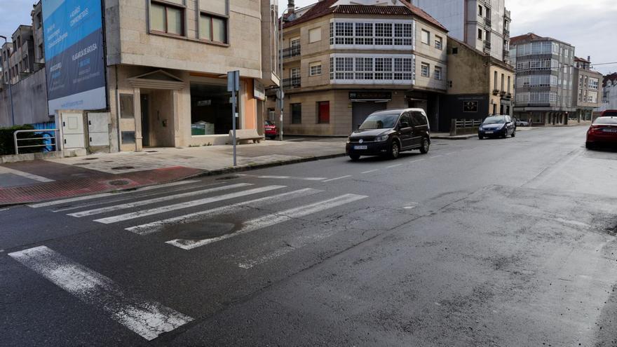 Uno de los pasos borrados en la avenida de As Carolinas. | Iñaki Abella