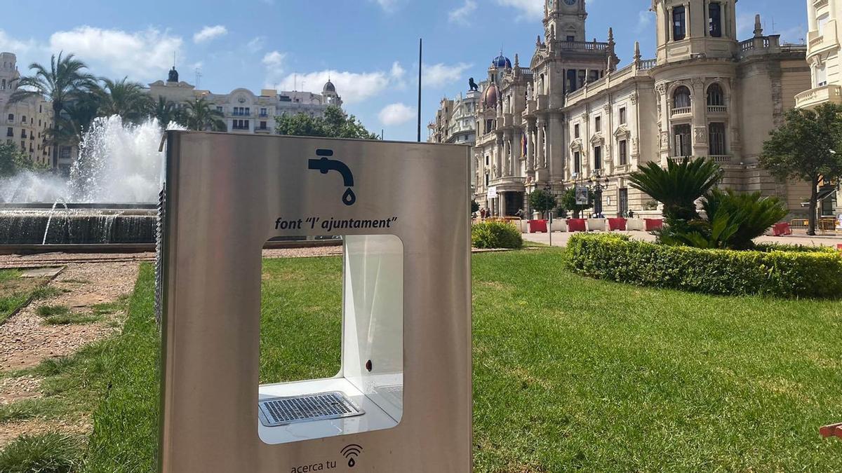Fuente de agua de la plaza del Ayuntamiento.
