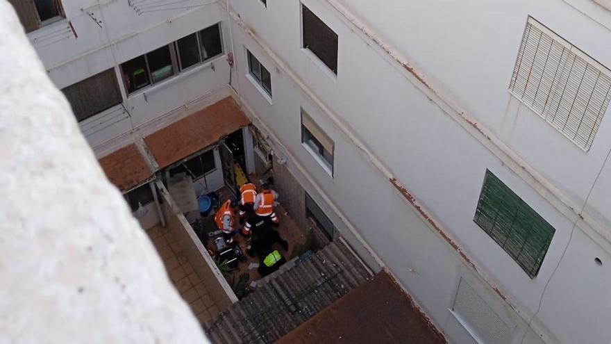 Imagen de la asistencia sanitaria tras la caída de la menor.