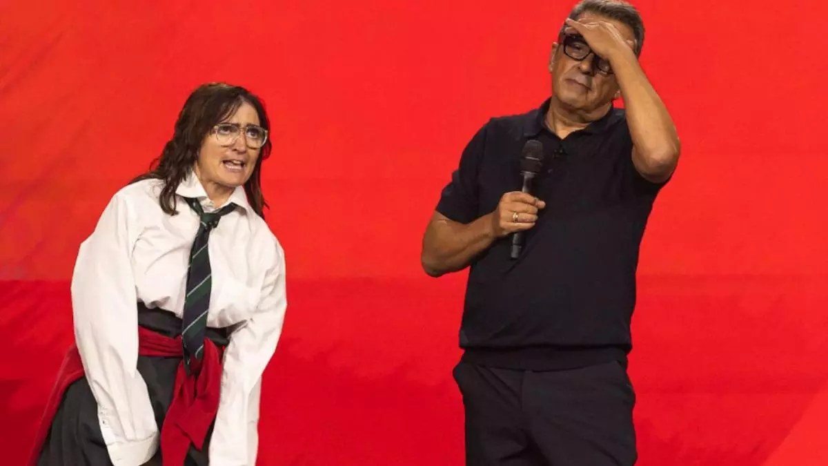 La niña de Shrek revoluciona el programa de Buenafuente con su 'affair' con otro presentador, su paso por 'La isla de las tentaciones' y una decepción final
