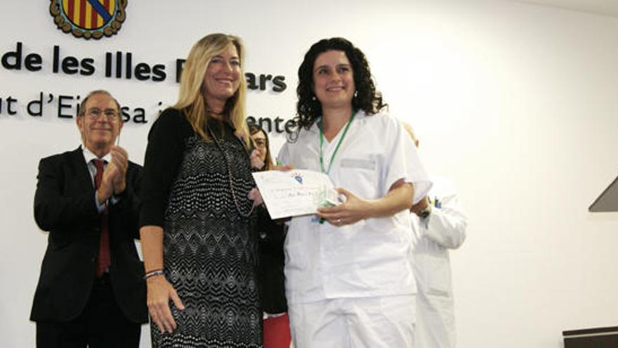 Ana María Ribas Ahumada recoge el premio.