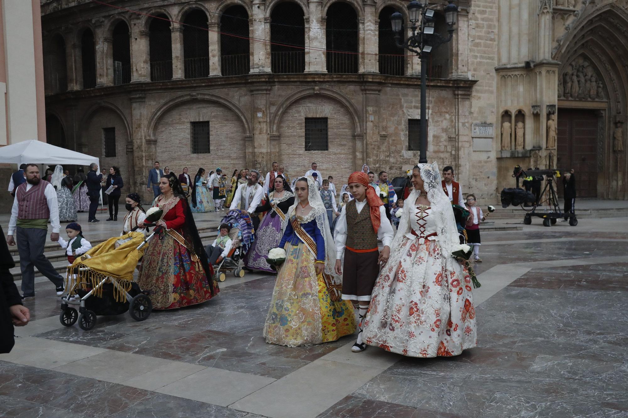 Búscate en el segundo día de ofrenda por la calle de la Paz (entre las 17:00 a las 18:00 horas)