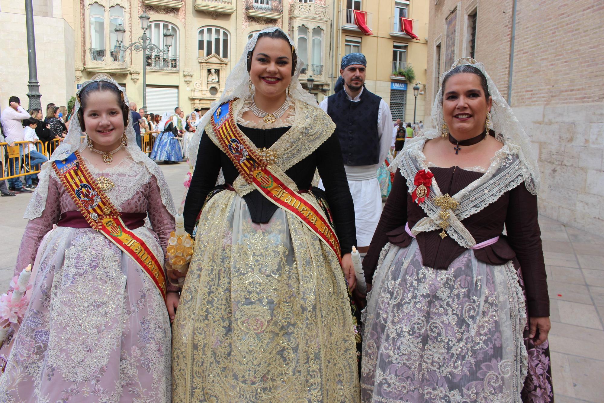 La fuerza de las Fallas en la Procesión de la Virgen (I)