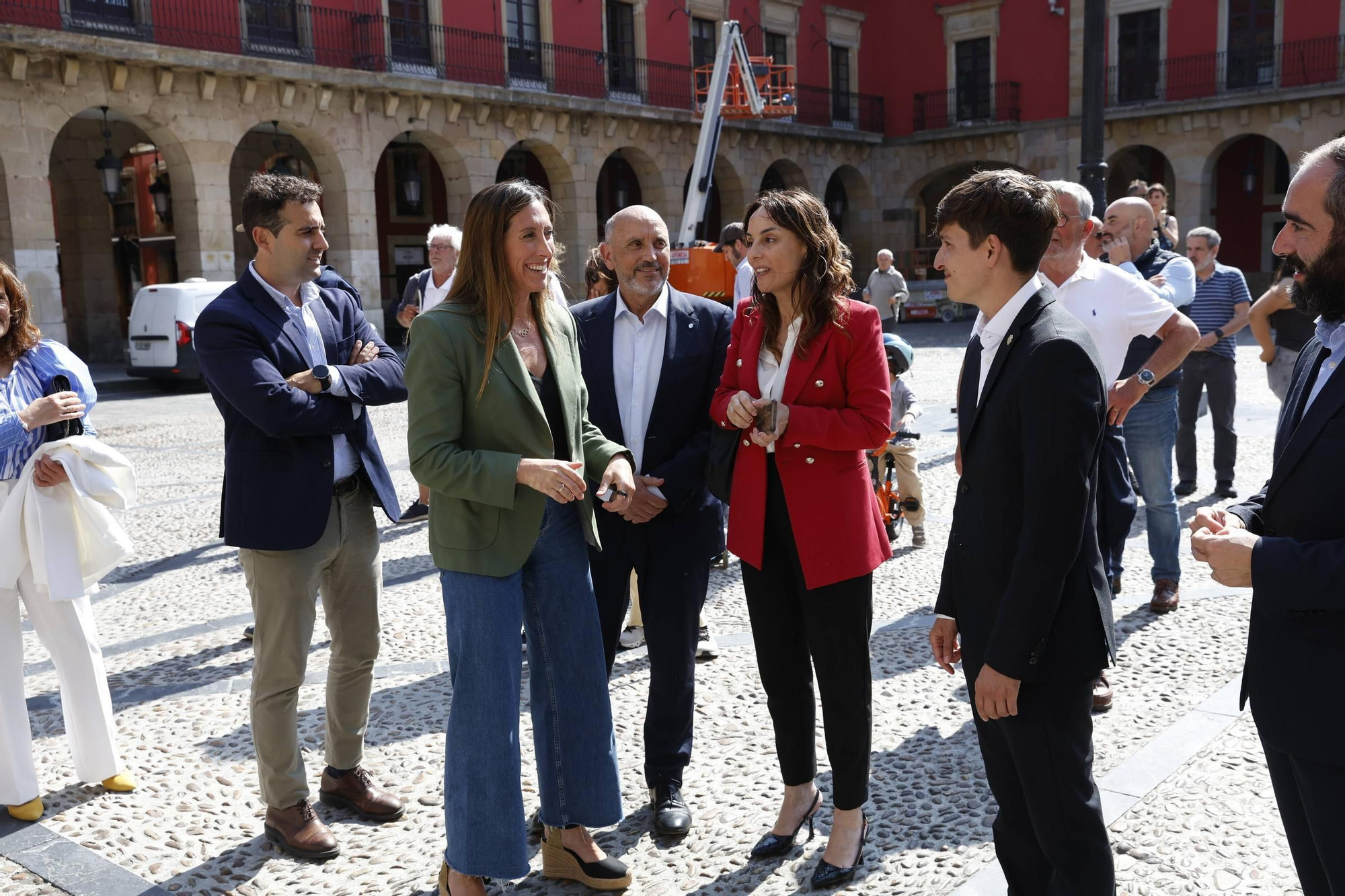 Gijón fija la colaboración entre los municipios del Camino de Santiago por mar en el norte de España (en imágenes)