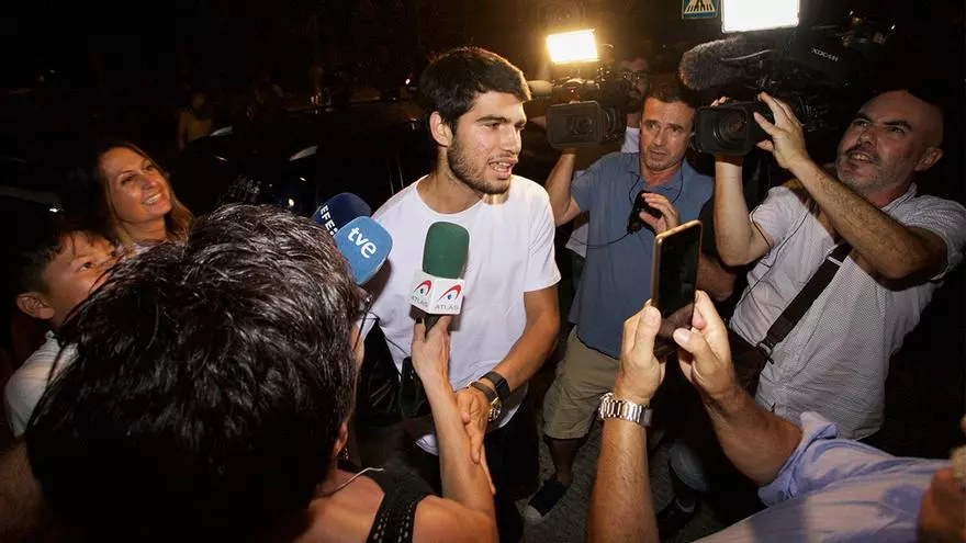 Alcaraz regresa a su Murcia natal un día después del éxito en Wimbledon