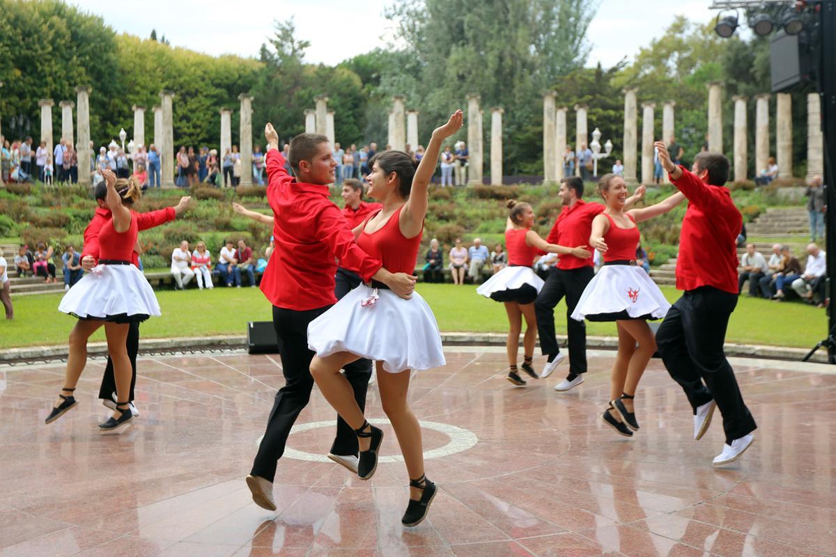 Els Esbarts i la Sardana En el Palacete Albeniz.