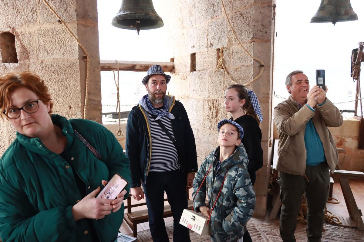 Concurrida Pujà al Fadrí en las fiestas de la Magdalena