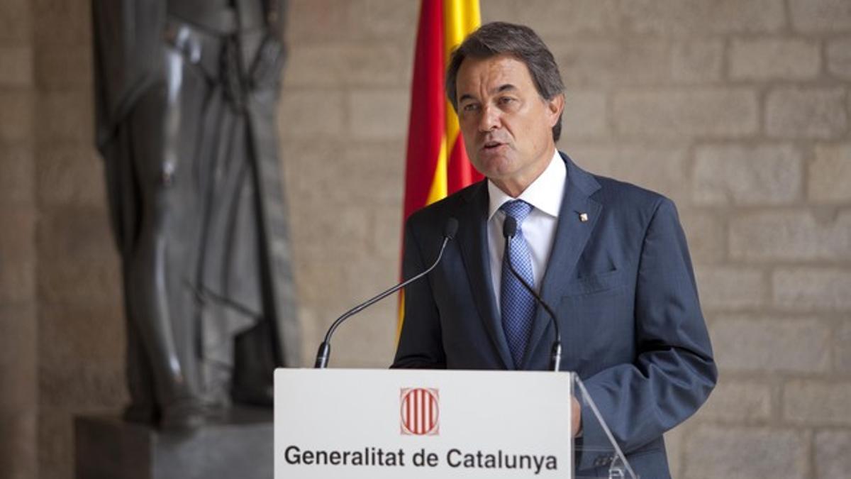 Artur Mas, durante su declaración institucional en el Palau de la Generalitat.