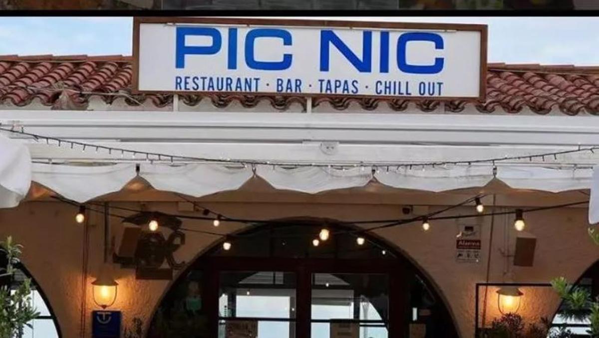 Entrada del restaurant Pic Nic, a Sitges (Garraf, Barcelona)
