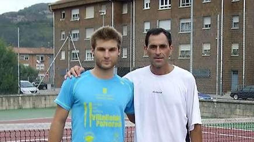 Por la izquierda, los finalistas individuales, Álvarez y Meneses, y los ganadores del dobles, Fernández y Mateos.
