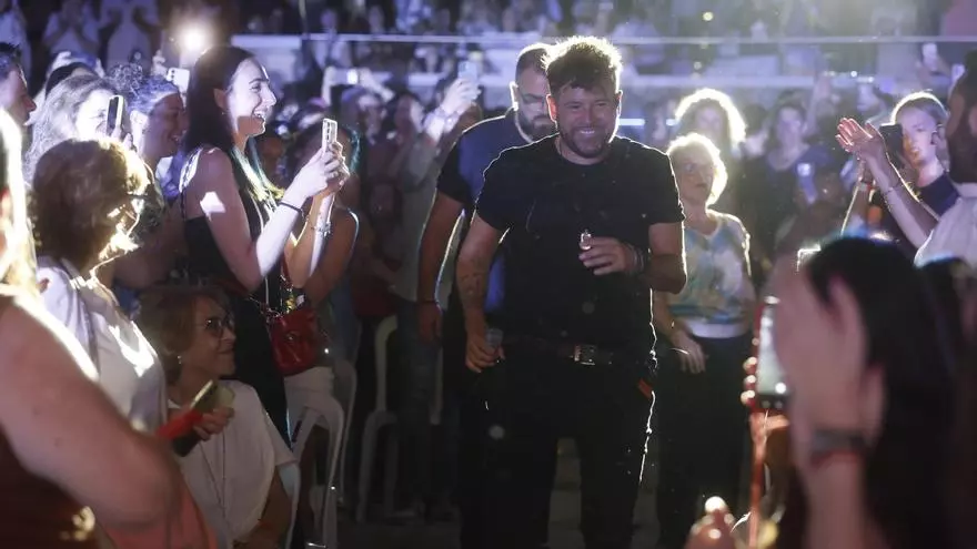 Pablo López emociona a su público en la Axerquía