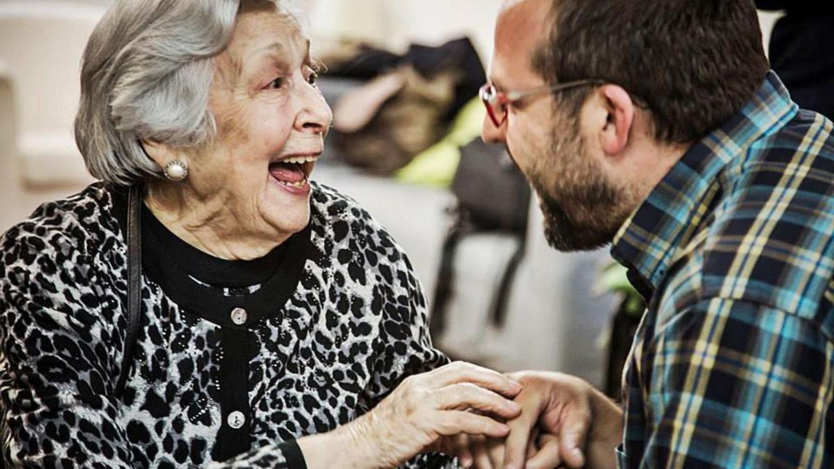 Transmetre les nostres experiències a les altres generacions ens pot ajudar molt