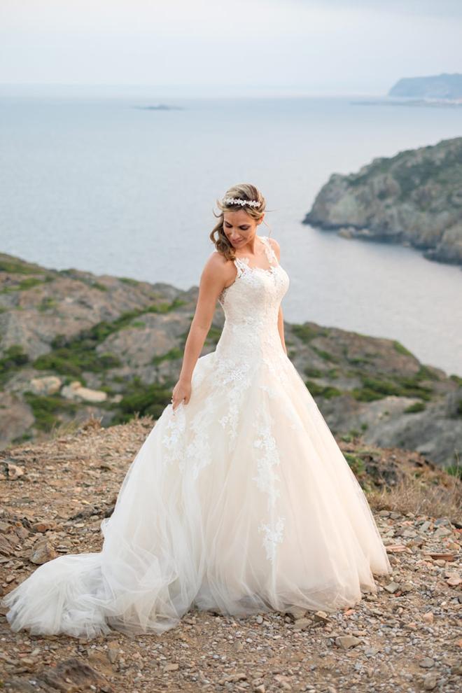 Vestido de novia con accesorios